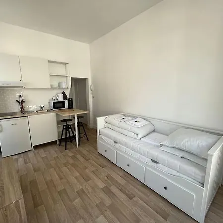 Iris Yourhosthelper * קאין