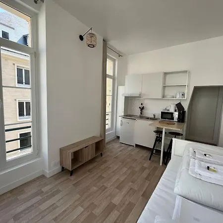 Iris Yourhosthelper קאין