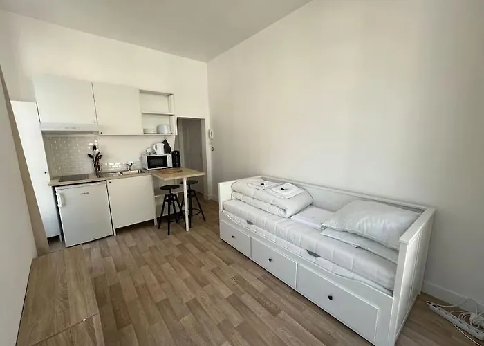 Iris Yourhosthelper * קאין