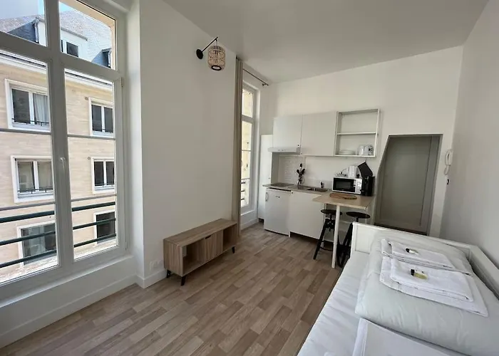 Iris Yourhosthelper קאין